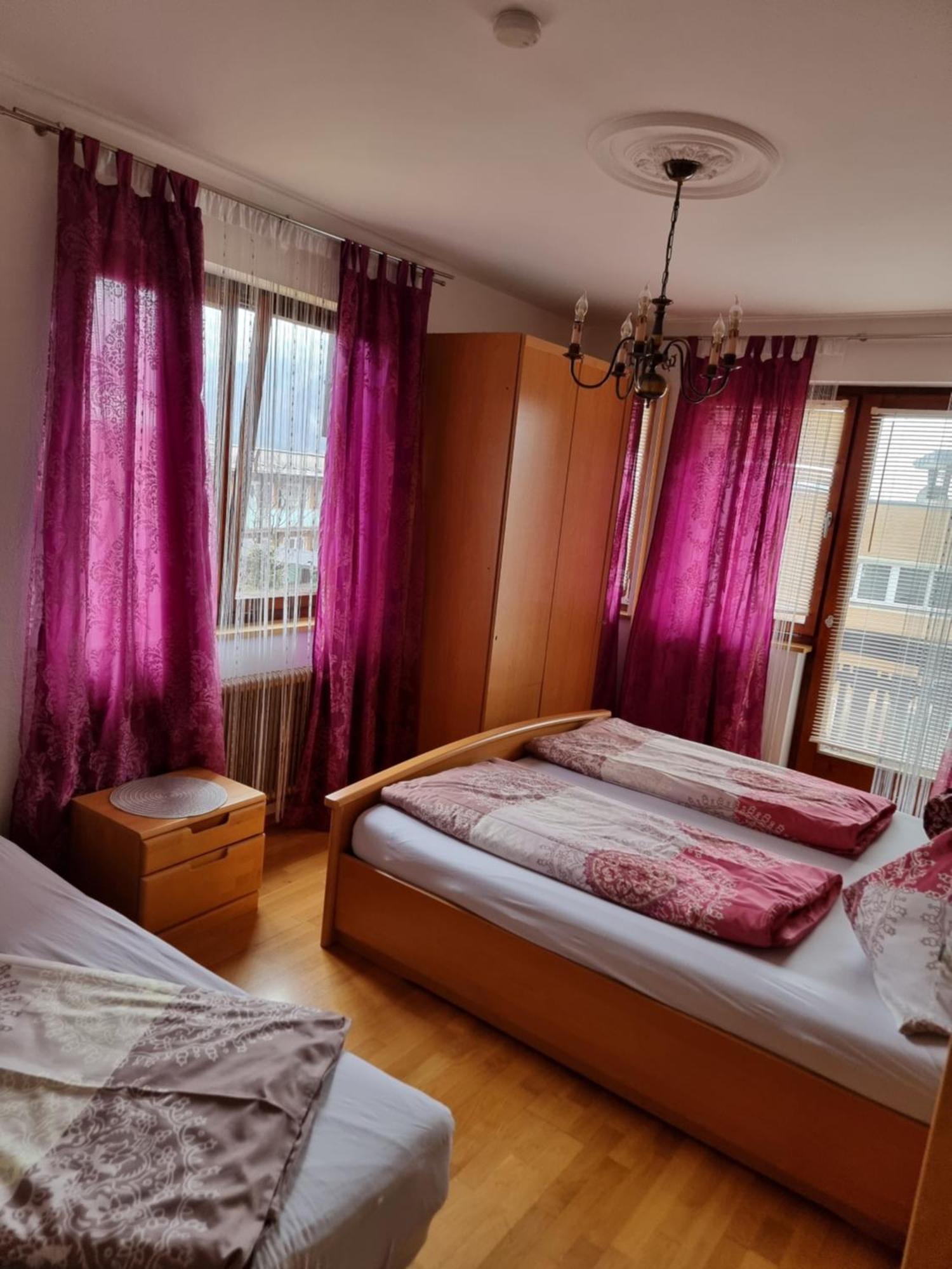 Ferienhaus Burgblick Трефен Стая снимка