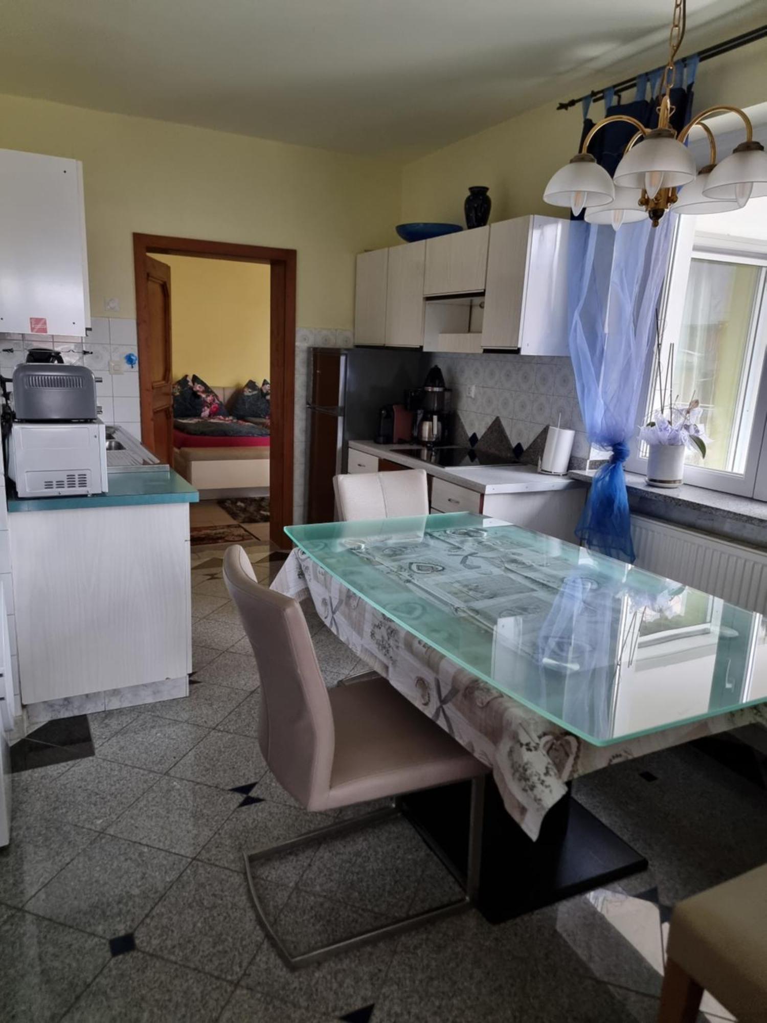Ferienhaus Burgblick Трефен Стая снимка