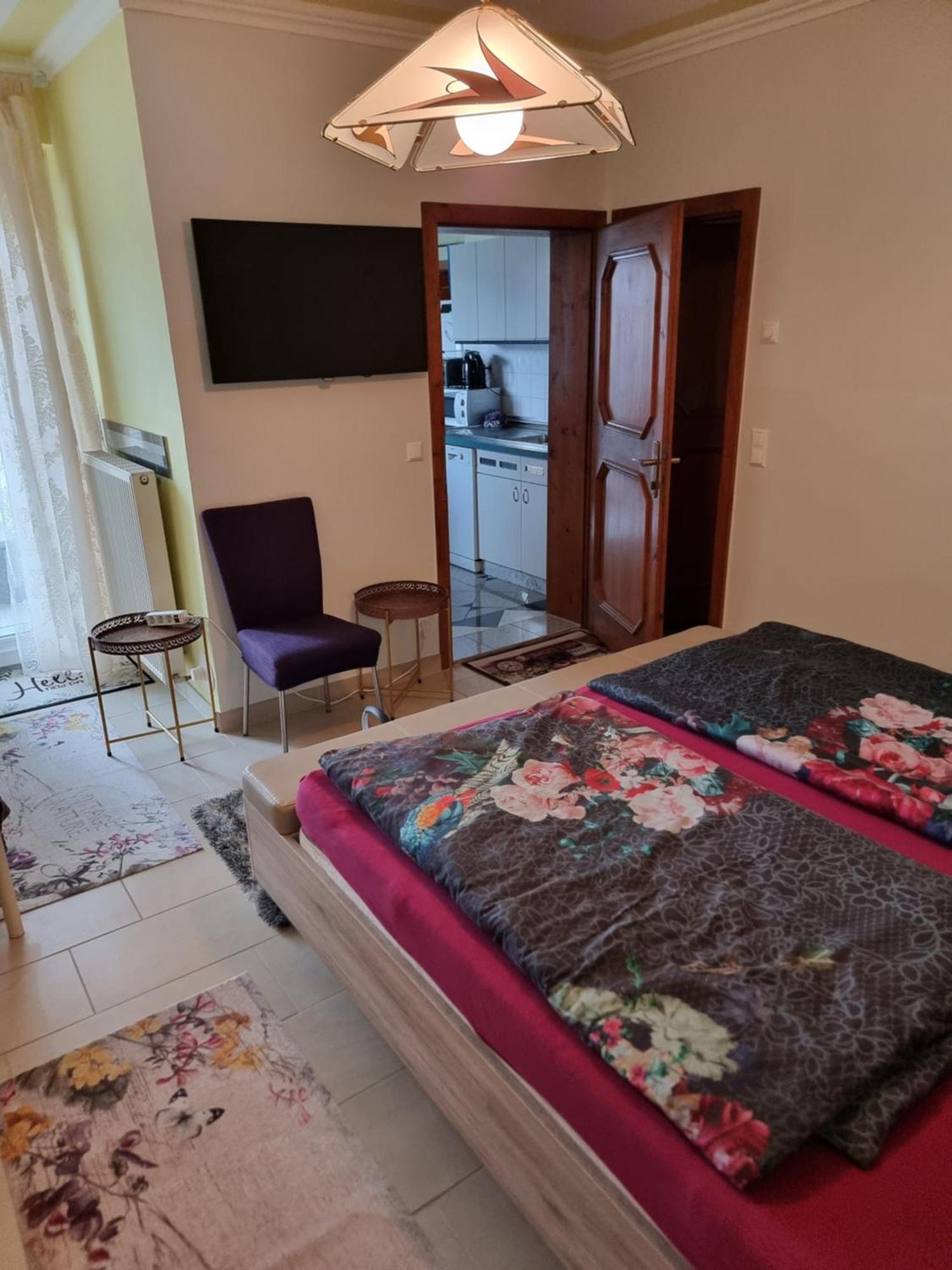 Ferienhaus Burgblick Трефен Стая снимка
