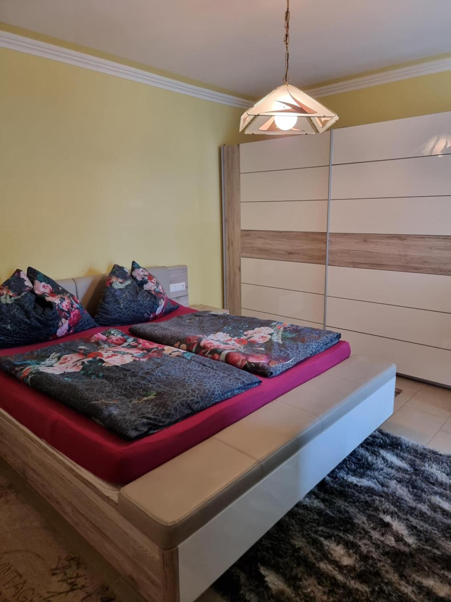 Ferienhaus Burgblick Трефен Стая снимка