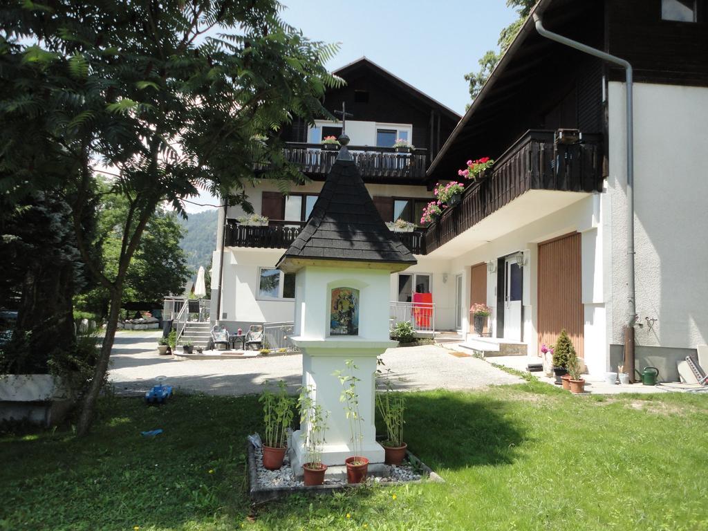 Ferienhaus Burgblick Трефен Екстериор снимка