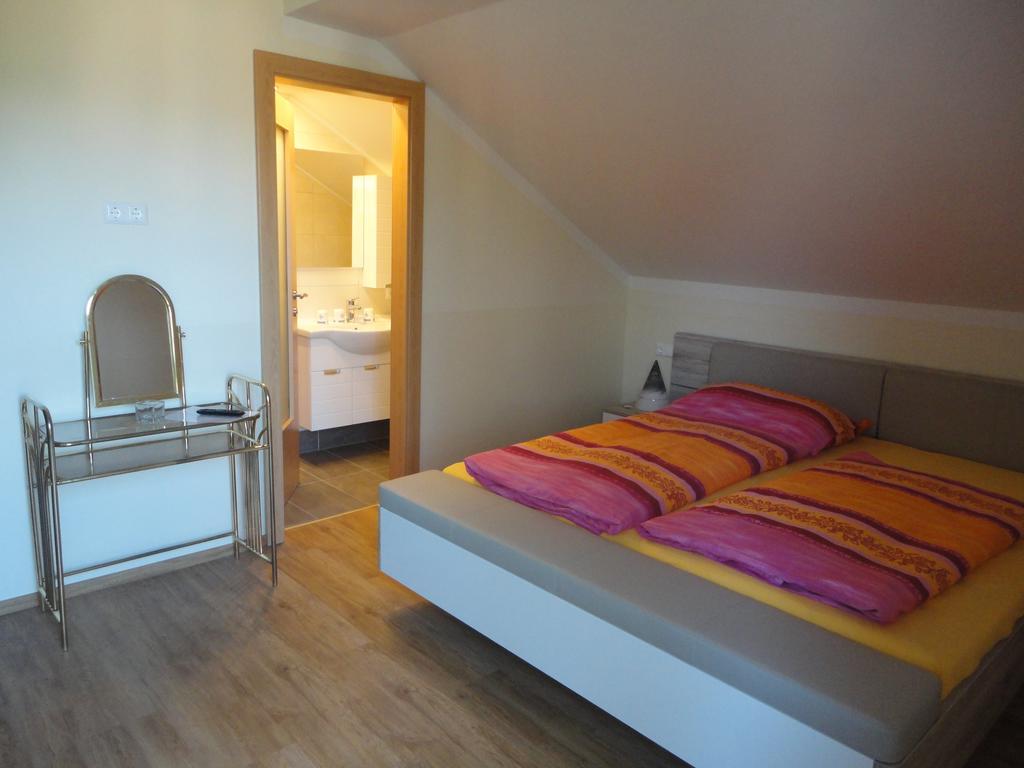 Ferienhaus Burgblick Трефен Екстериор снимка